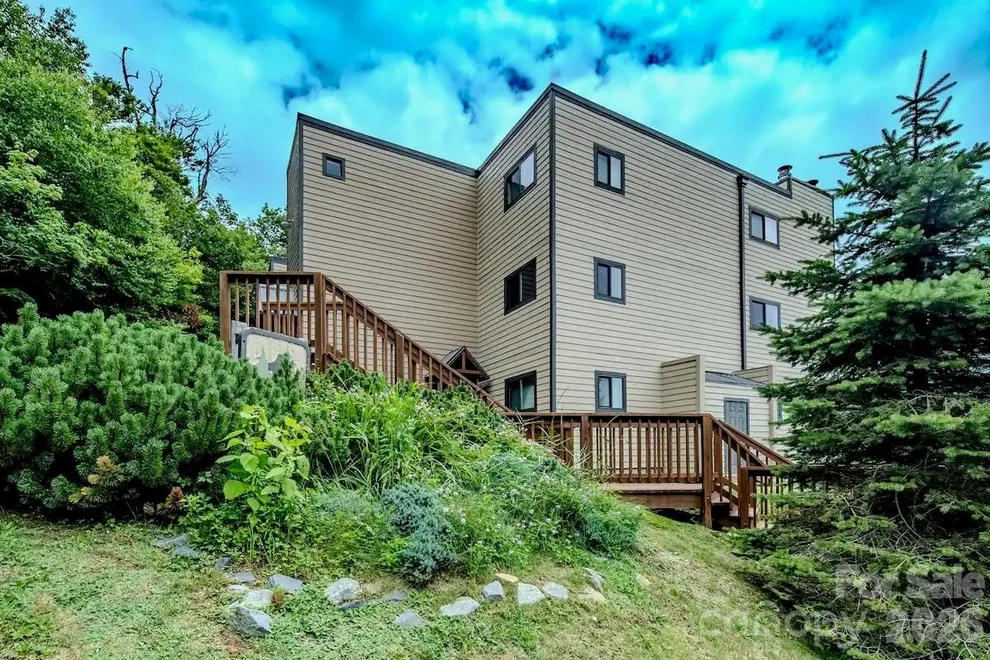 Unit for sale at 101 Sugar Ski Drive, Sugar Mountain, NC 28604