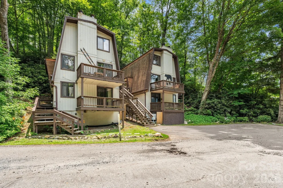 Unit for sale at 30 Creekside Drive, Banner Elk, NC 28604