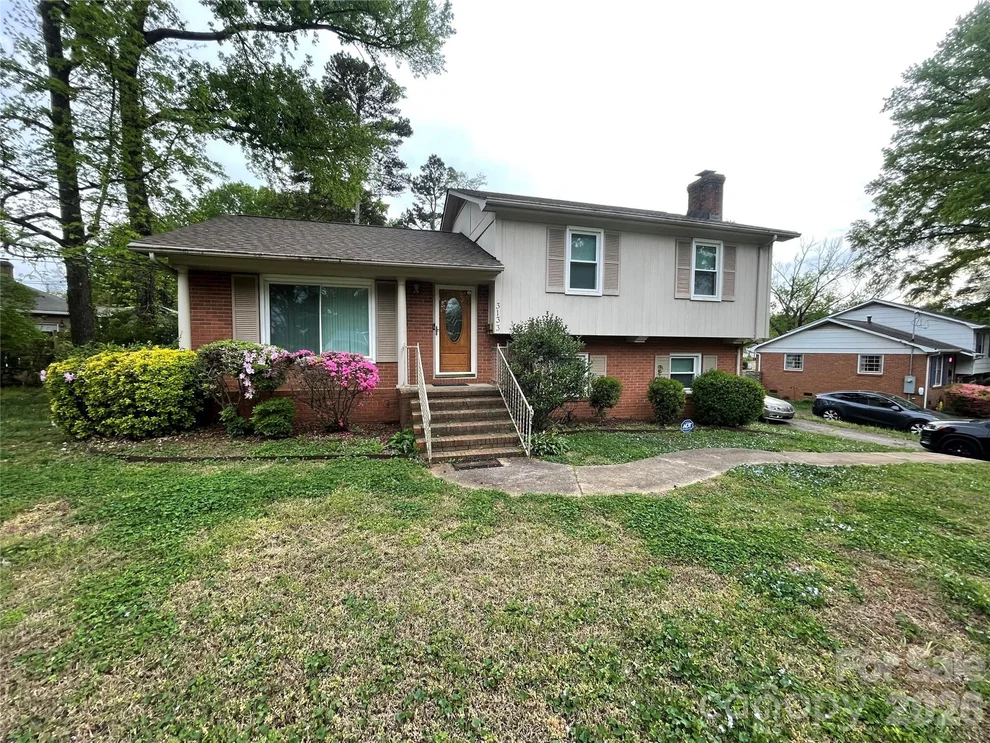 Unit for sale at 3133 Rosehill Drive, Charlotte, NC 28212