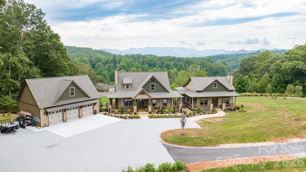 Unit for sale at 1052 Porter Creek Drive, Franklin, NC 28734