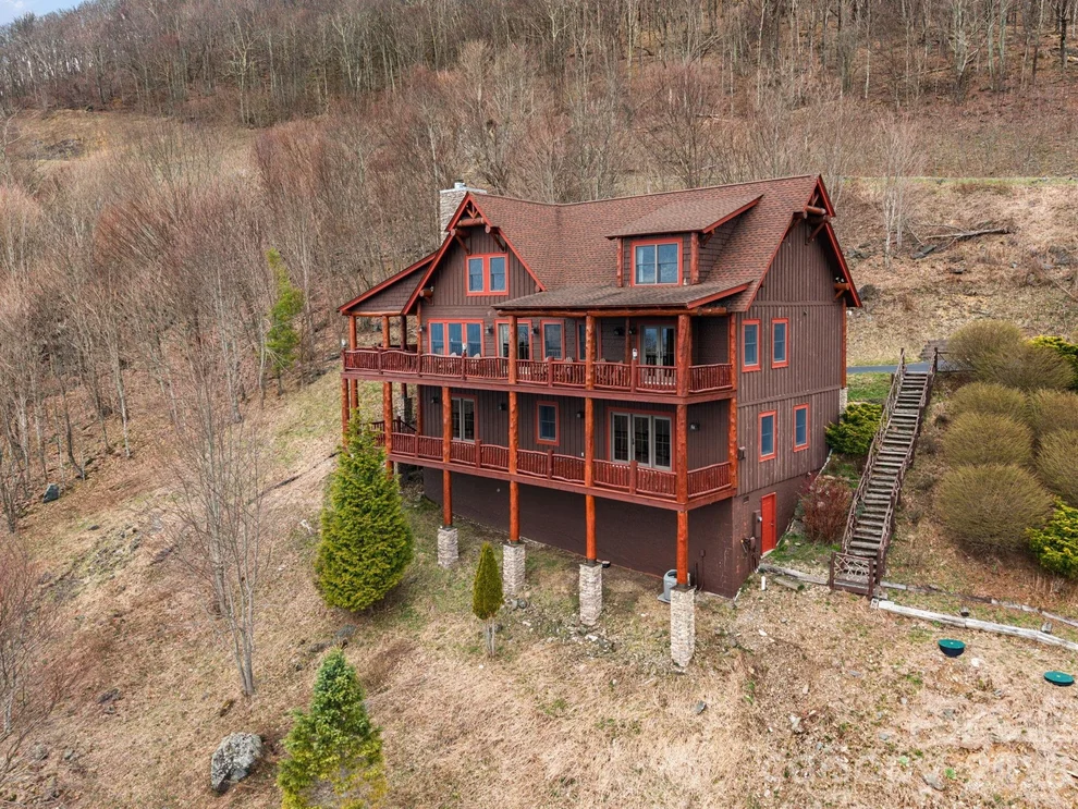 Unit for sale at 635 Acorn Nvno, Zionville, NC 28698