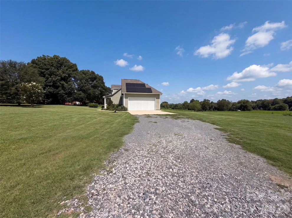 Unit for sale at 749 Williamsburg Estate Road, Clover, SC 29710