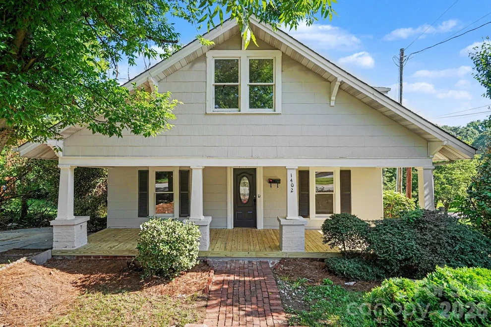 Unit for sale at 1402 1st Avenue Place NW, Hickory, NC 28601