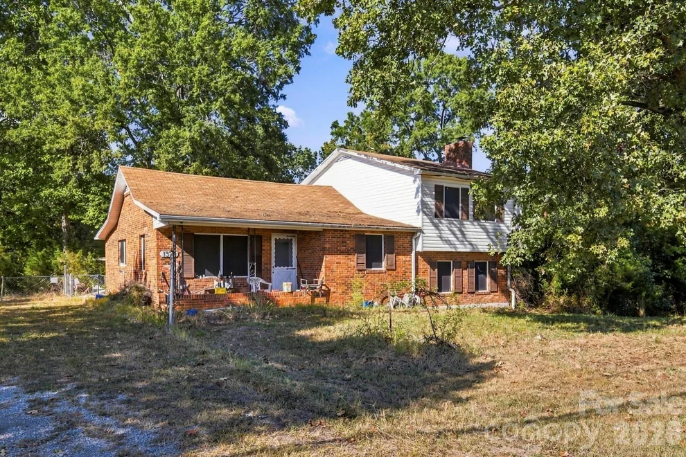 Unit for sale at 1379 N Old Greensboro Road, High Point, NC 27265
