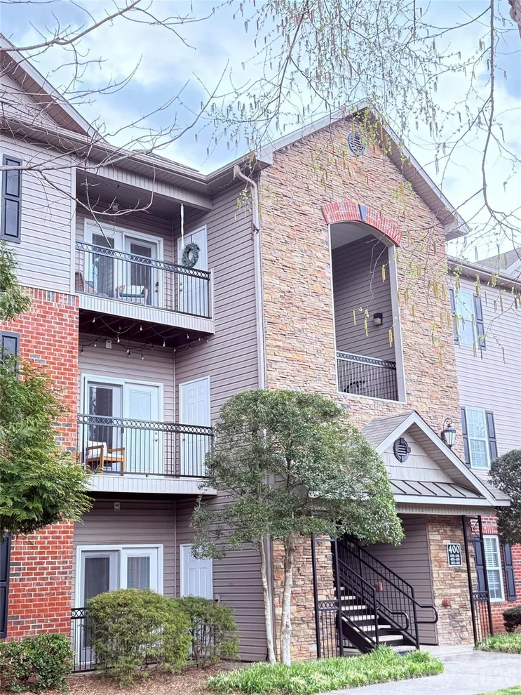 Unit for sale at 435 Appeldoorn Circle, Asheville, NC 28803