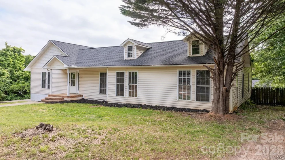 Unit for sale at 1604 4th Street NE, Hickory, NC 28601
