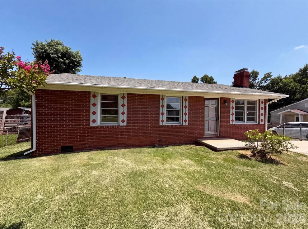 Unit for sale at 310 W Indiana Avenue, Bessemer City, NC 28016