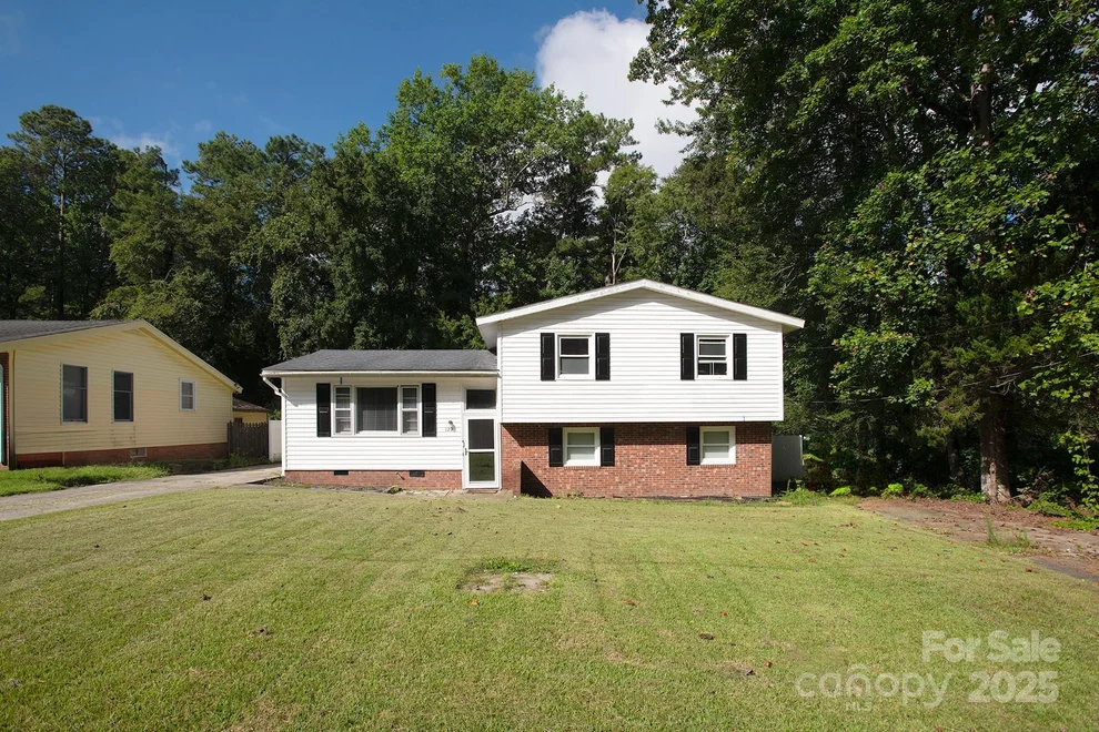 Unit for sale at 129 Woodland Drive, Havelock, NC 28532