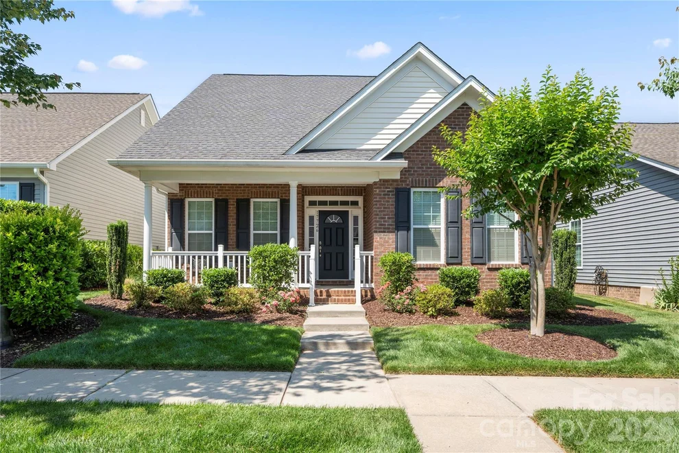 Unit for sale at 17726 Morehampton Avenue, Cornelius, NC 28031