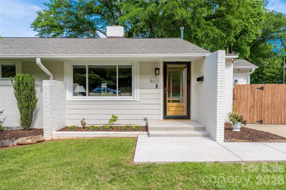 Unit for sale at 4601 General Pershing Drive, Charlotte, NC 28209