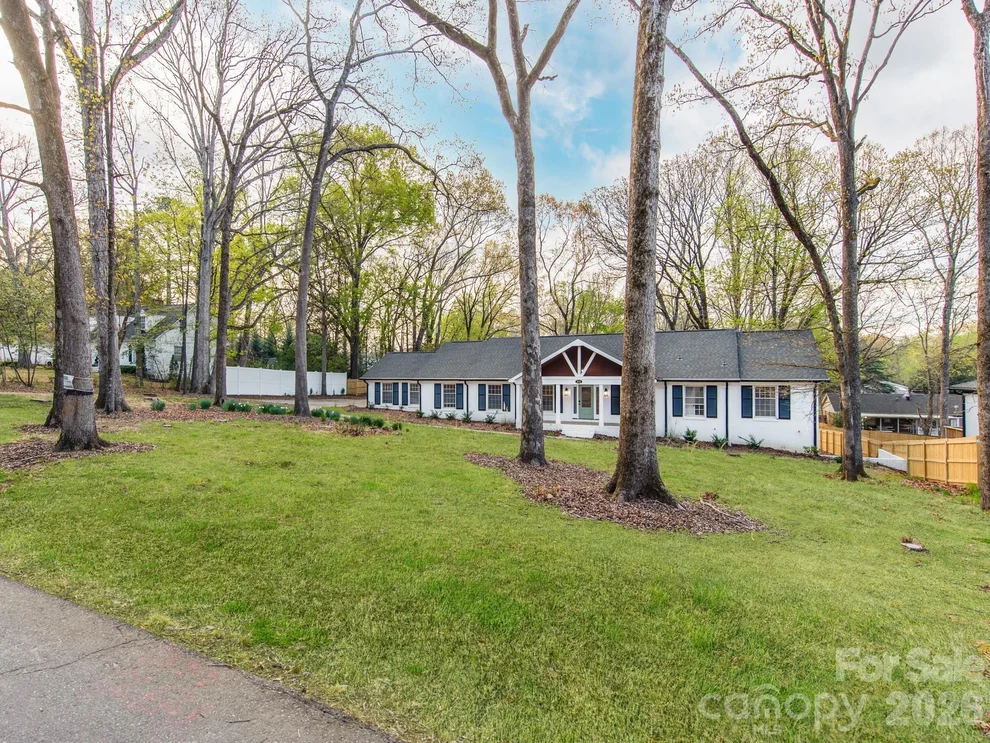 Unit for sale at 1632 Burtonwood Circle, Charlotte, NC 28212