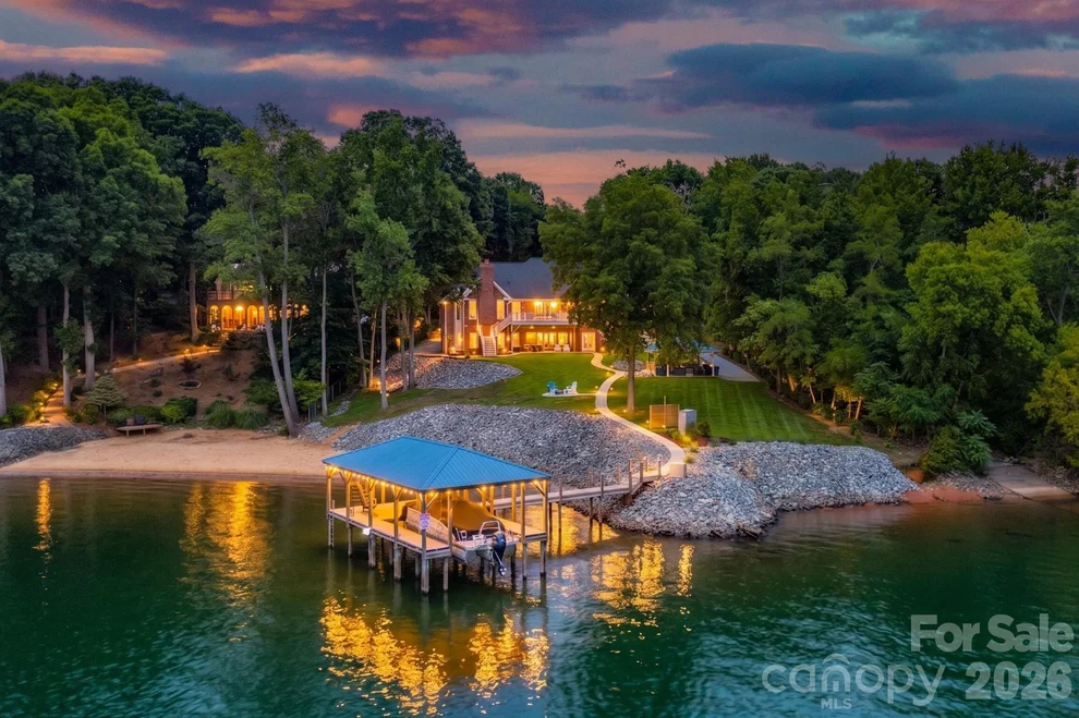 Unit for sale at 131 Point Of View Drive, Mooresville, NC 28117