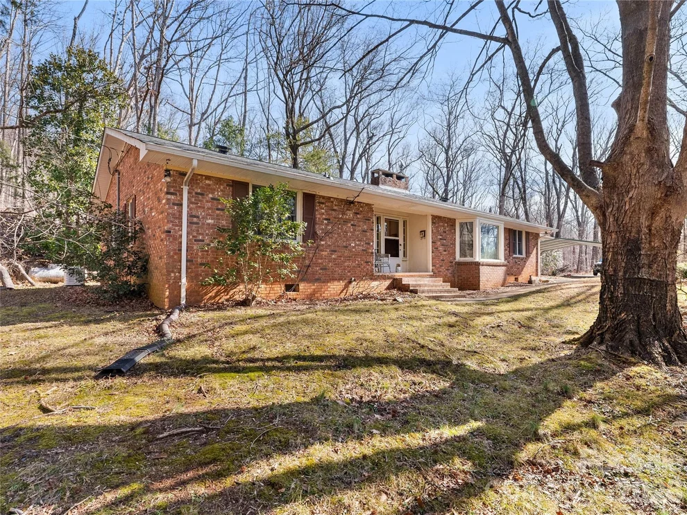 Unit for sale at 121 Hummingbird Lane, Columbus, NC 28722