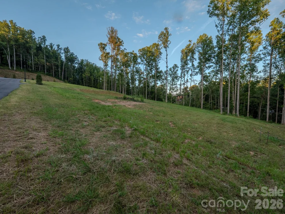 Unit for sale at 433 Irvine Drive, Fairview, NC 28730