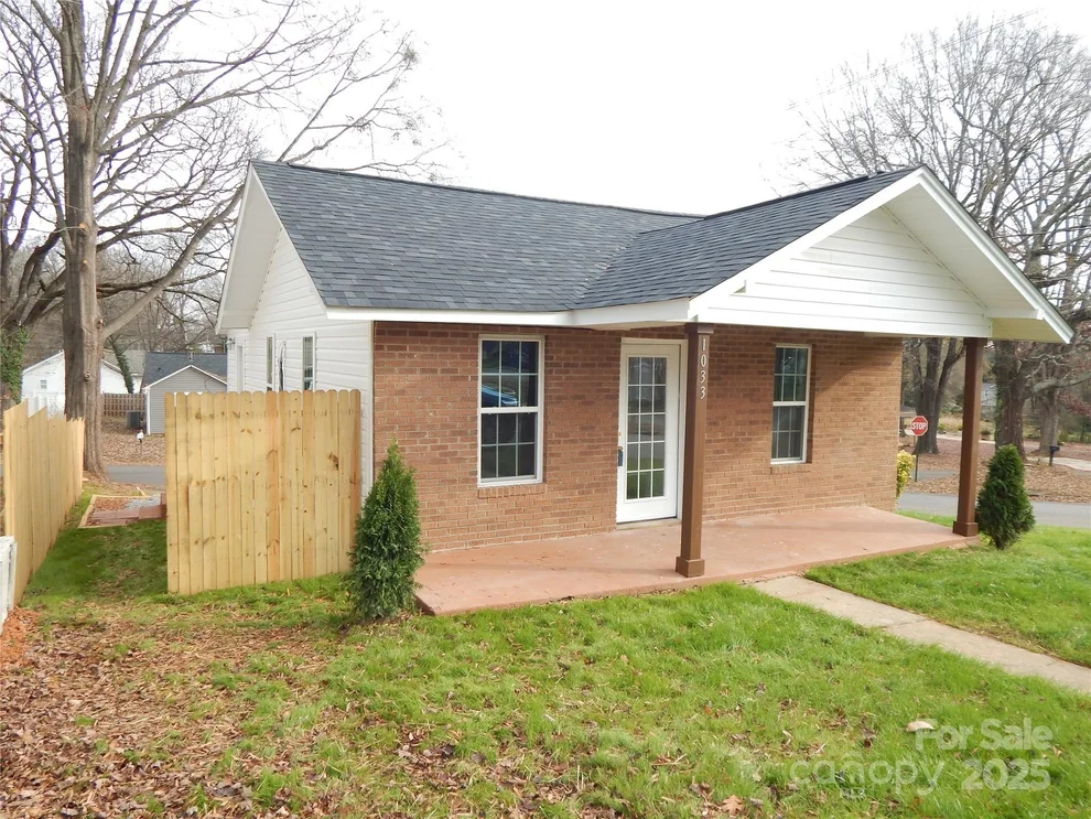 Unit for sale at 1033 4th Street, Statesville, NC 28677