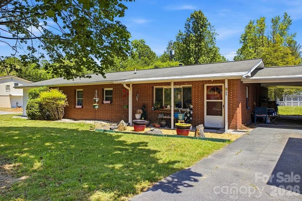 Unit for sale at 88 Lost Creek Drive, Flat Rock, NC 28731