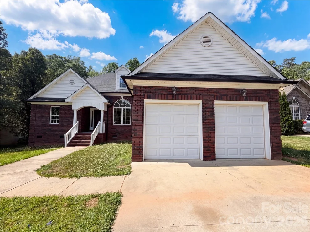 Unit for sale at 301 River Birch Circle, Mooresville, NC 28115