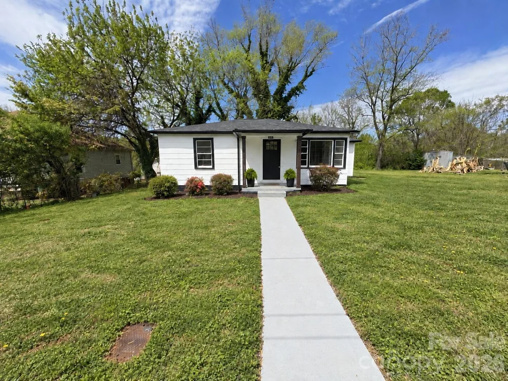 Unit for sale at 142 S Ervin Avenue, Newton, NC 28658