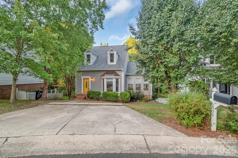 Unit for sale at 6009 Coaching Inn Court, Charlotte, NC 28270