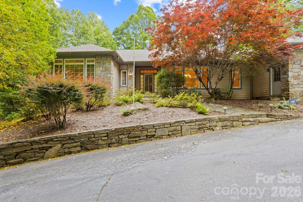 Unit for sale at 132 Berry Creek Drive, Flat Rock, NC 28731