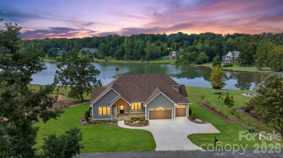 Unit for sale at 966 Mapleton Lane, Columbus, NC 28722