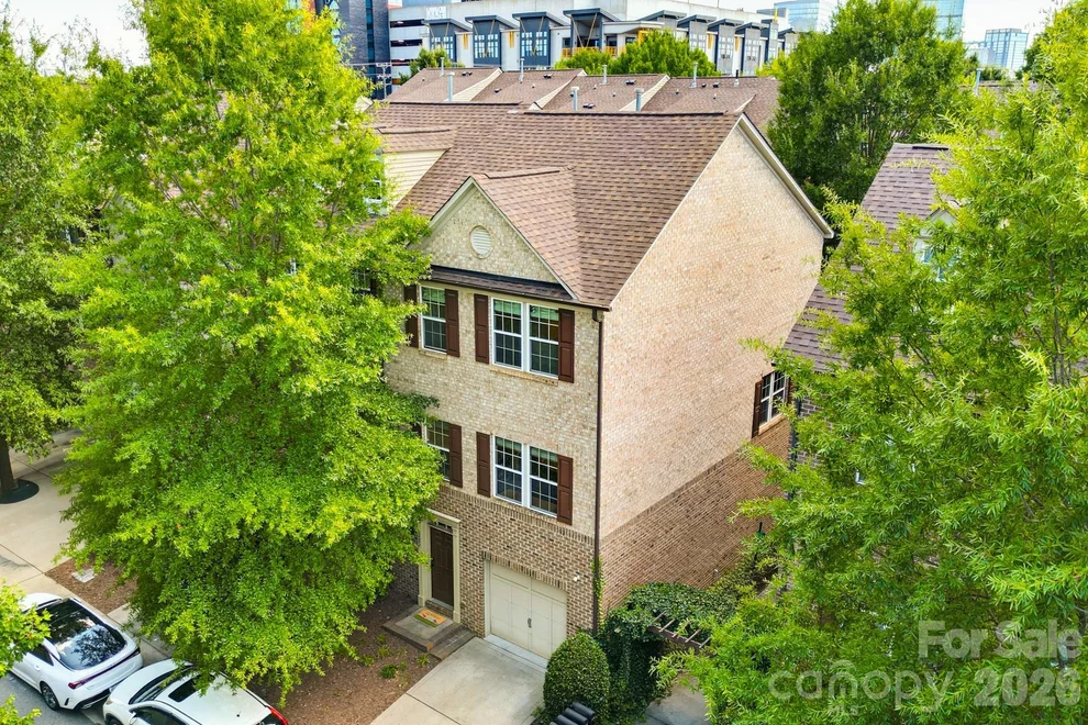 Unit for sale at 225 Lincoln Street, Charlotte, NC 28203