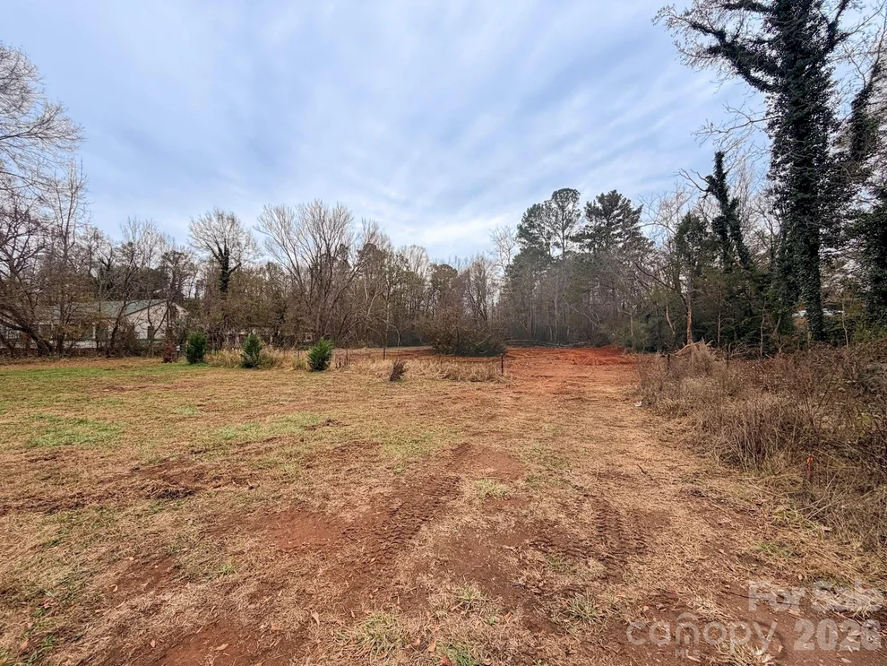 Unit for sale at 2738B Poinsett Highway, Greenville, SC 29609