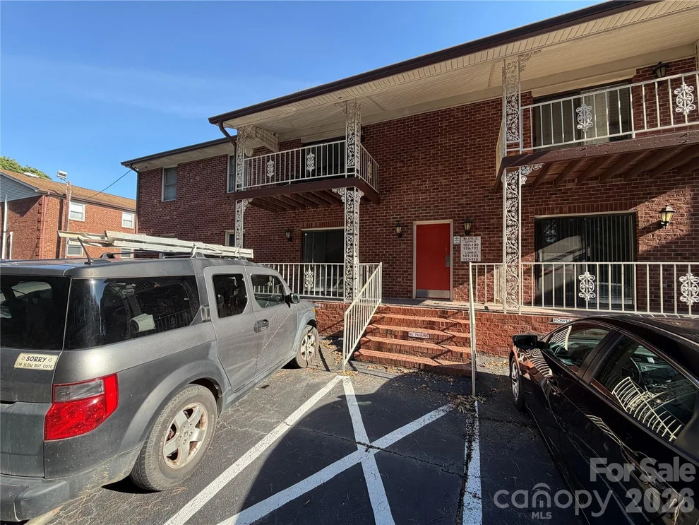 Unit for sale at 101 Carriage House Drive, Kannapolis, NC 28081