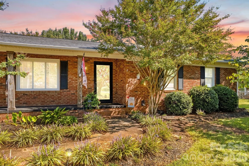 Unit for sale at 230 E Old Farm Road, Salisbury, NC 28146