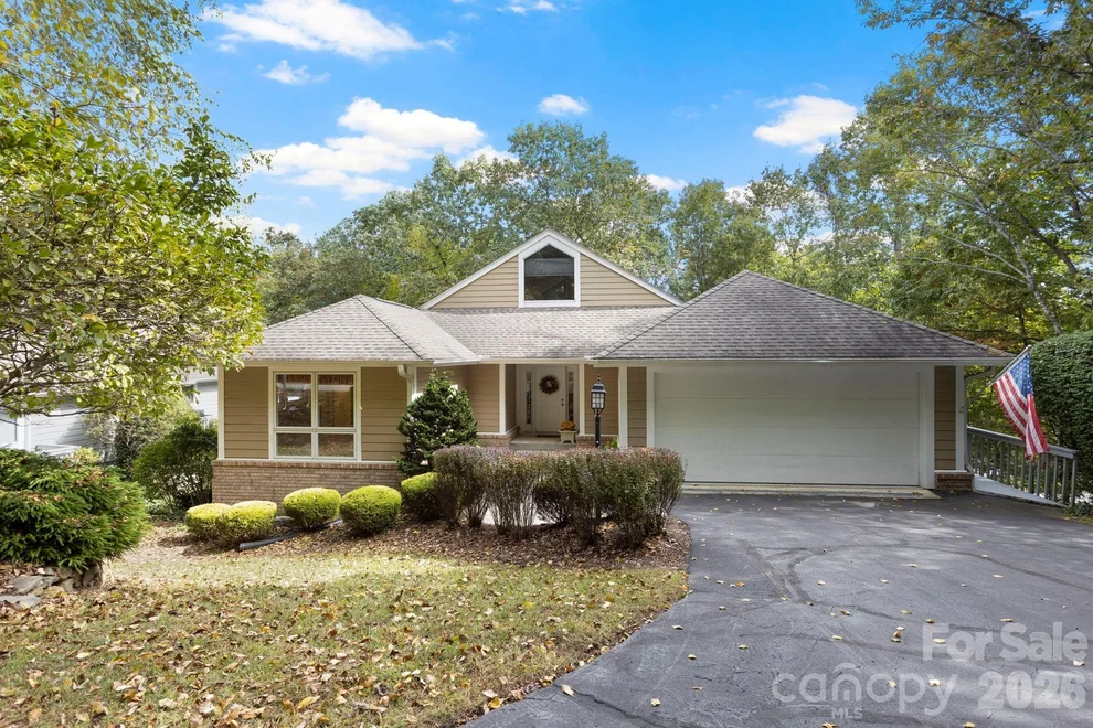 Unit for sale at 320 Dawnbrook Drive, Flat Rock, NC 28731