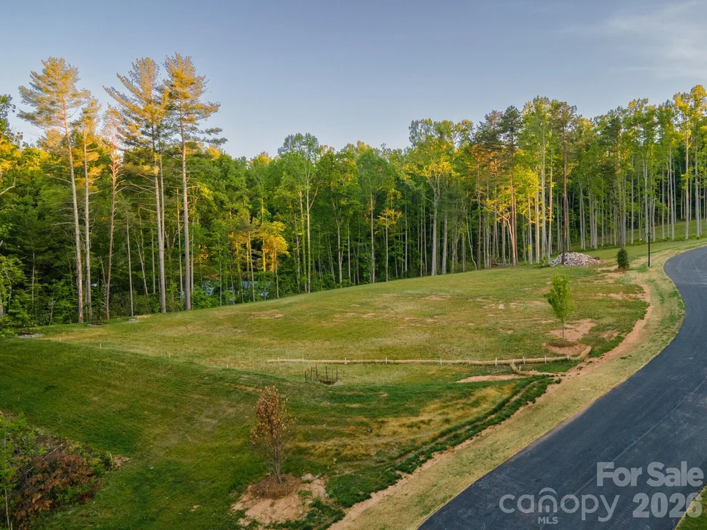 Unit for sale at 416 Irvine Drive, Fairview, NC 28730