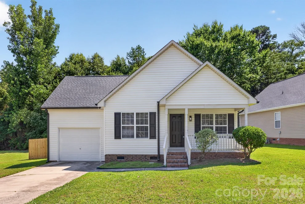 Unit for sale at 1001 Loch Lomond Circle, Concord, NC 28025