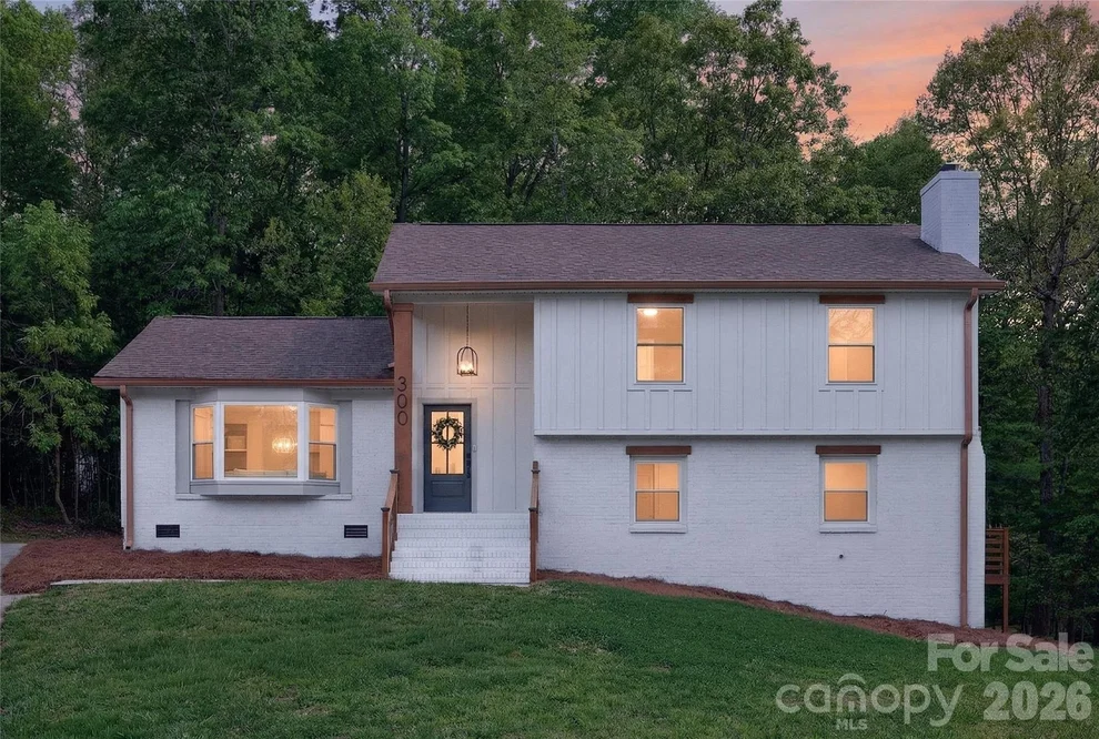 Unit for sale at 300 Dollar Circle, Charlotte, NC 28270