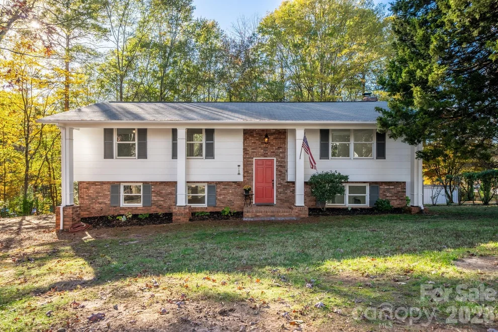 Unit for sale at 1185 10th Street Place NW, Hickory, NC 28601