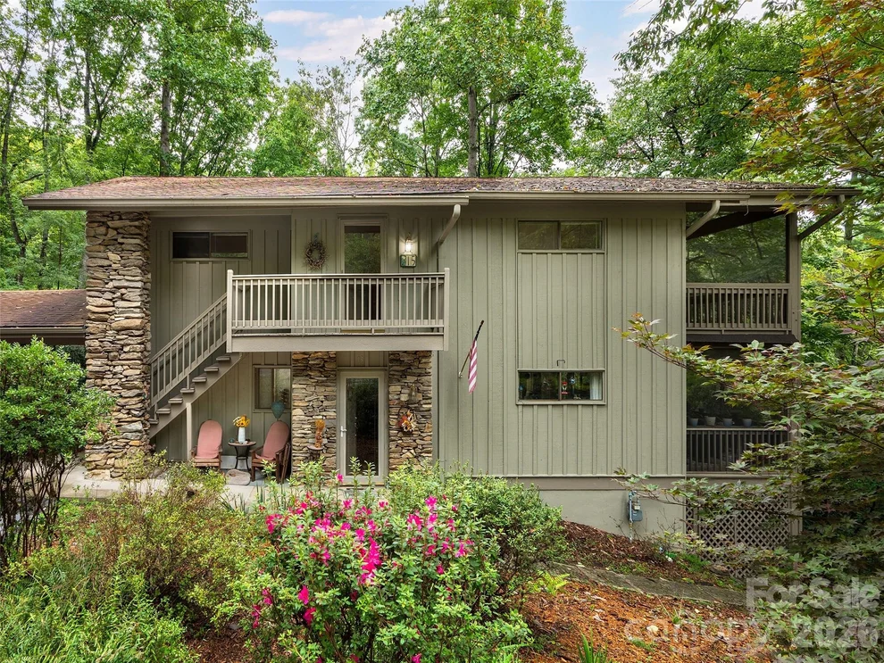 Unit for sale at 15 Cedarbrook Drive, Hendersonville, NC 28739