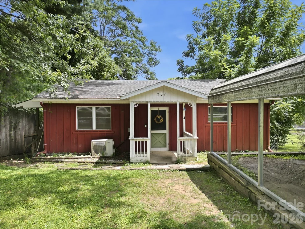 Unit for sale at 307 Beverly Avenue, Hendersonville, NC 28792