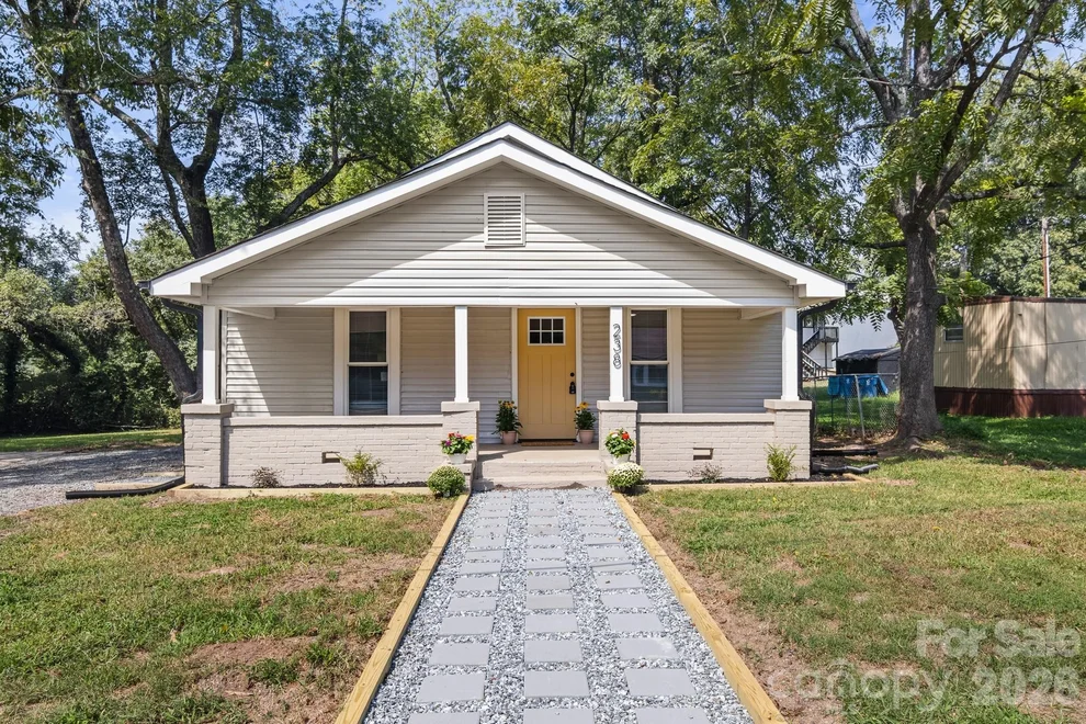 Unit for sale at 238 37th Street SW, Hickory, NC 28602