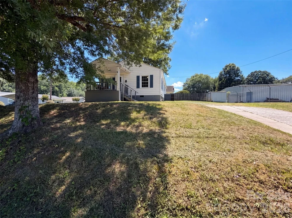 Unit for sale at 123 E Farmview Street, Gastonia, NC 28054