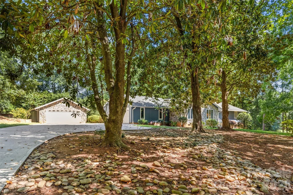 Unit for sale at 600 Fairway Drive, Fort Mill, SC 29715