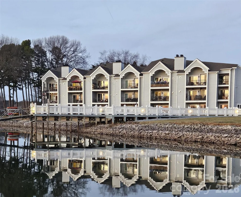 Unit for sale at 18709 Nautical Drive, Cornelius, NC 28031