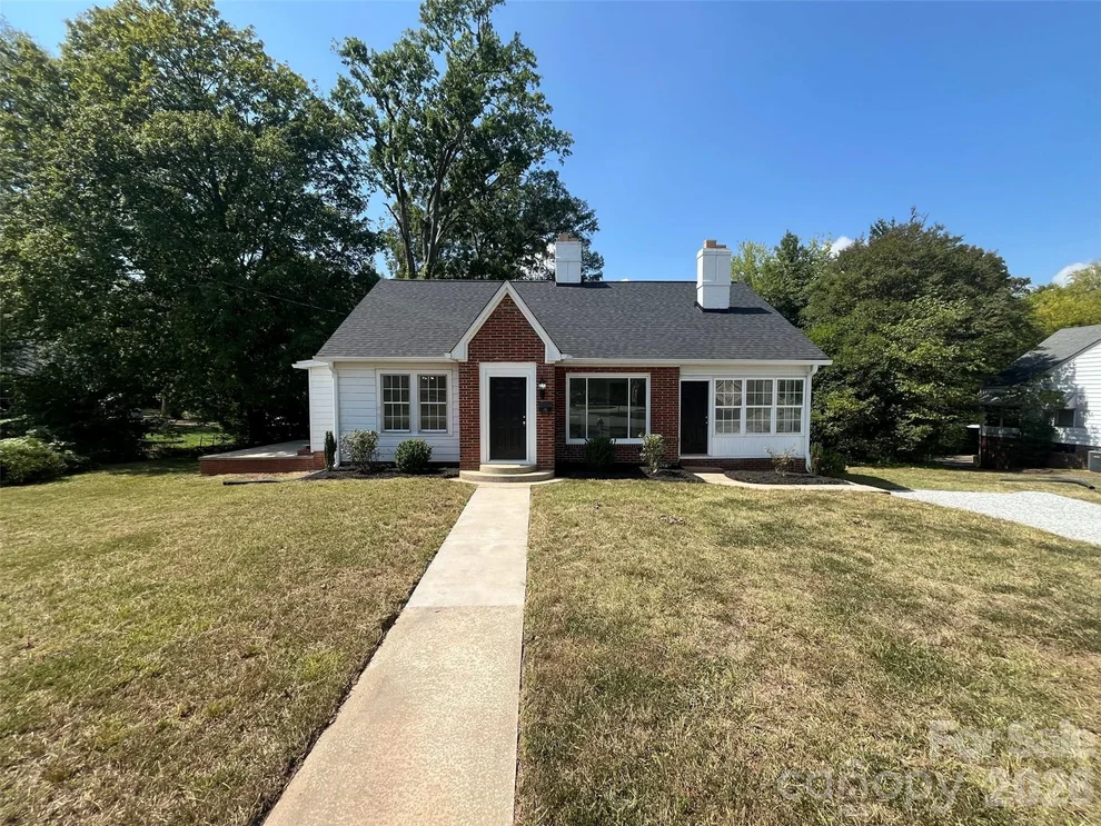 Unit for sale at 905 3rd Street, Spencer, NC 28159
