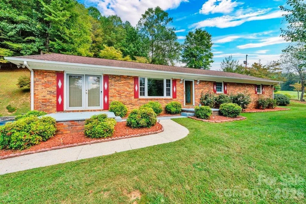 Unit for sale at 6762 US Highway 421 Highway N, Vilas, NC 28692