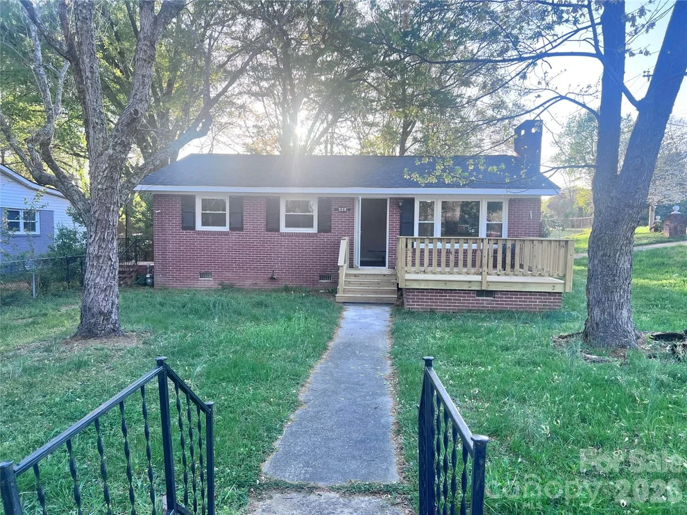 Unit for sale at 400 Chatham Avenue, Gaffney, SC 29340