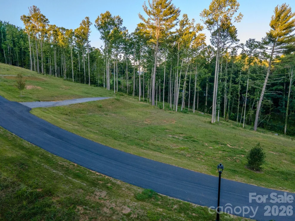 Unit for sale at 425 Irvine Drive, Fairview, NC 28730