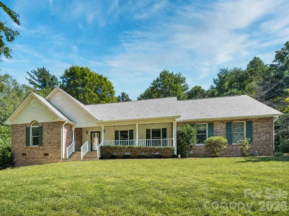 Unit for sale at 106 Fish Hawk Drive, Hendersonville, NC 28739