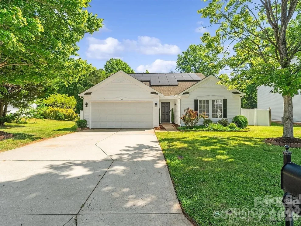 Unit for sale at 1961 Leesburg Drive, Clover, SC 29710
