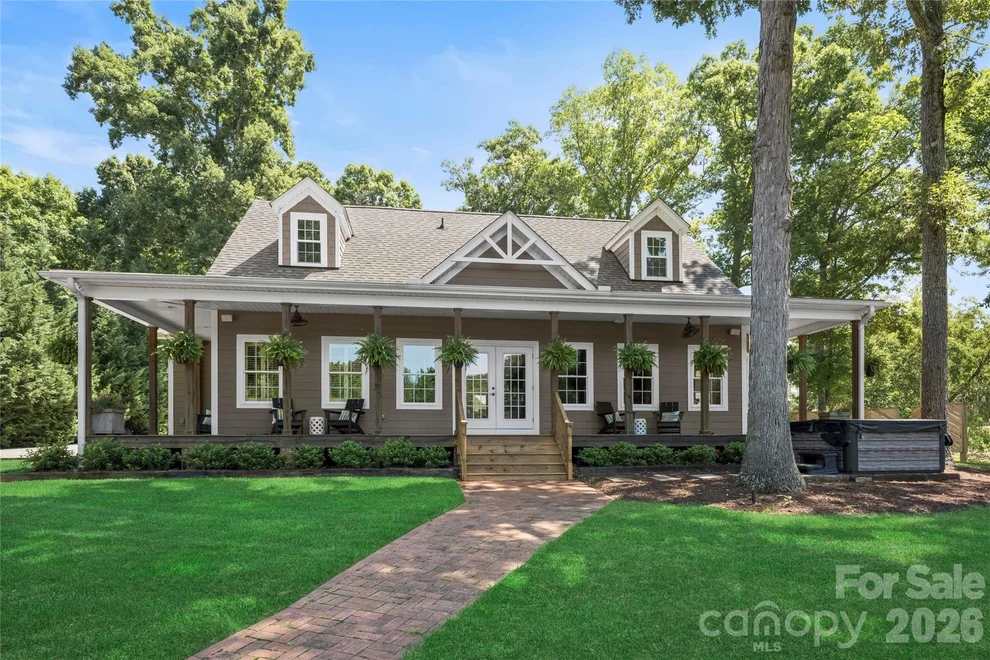Unit for sale at 114 Kilkee Lane, Mooresville, NC 28117