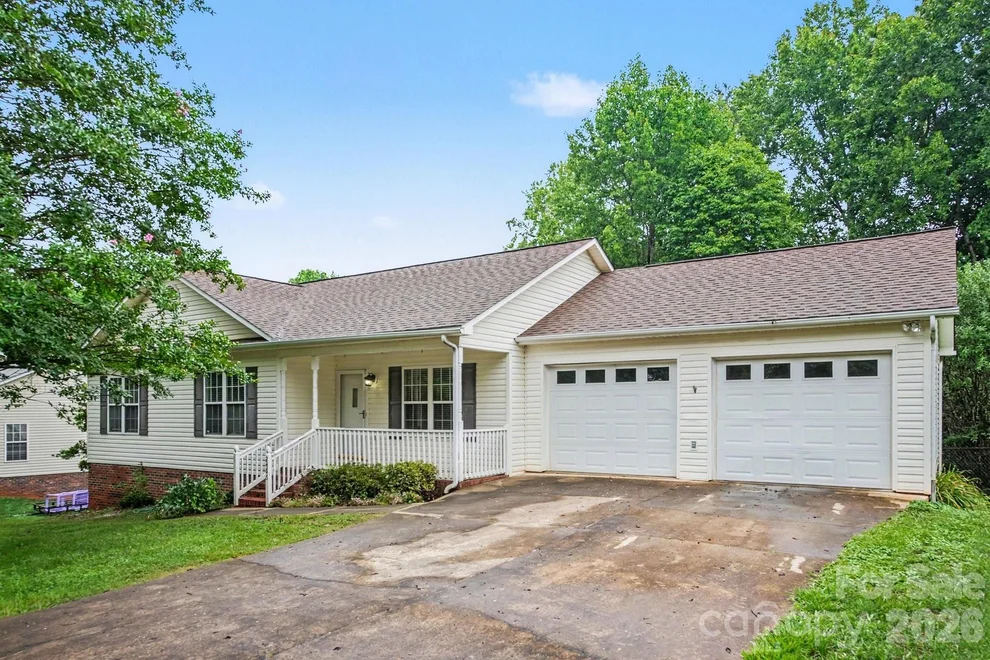 Unit for sale at 2466 Wilderness Lane, Lenoir, NC 28645