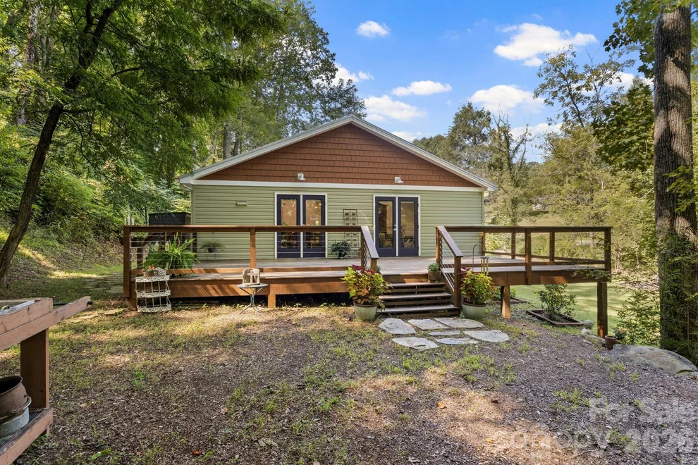 Unit for sale at 400 Laurel Drive, Saluda, NC 28773