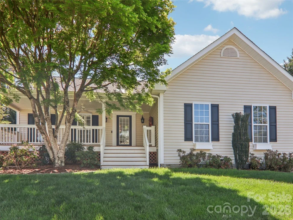 Unit for sale at 117 Apple Meadow Court, Hendersonville, NC 28739